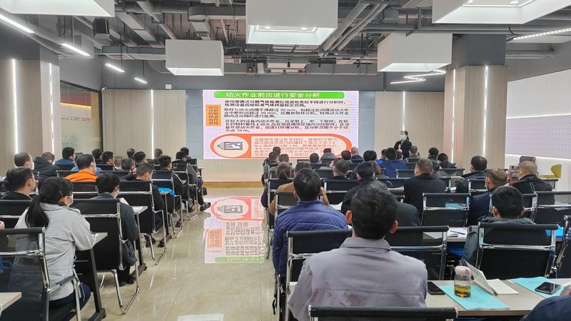 应届生身份，成人高考考公务员的“敲门砖